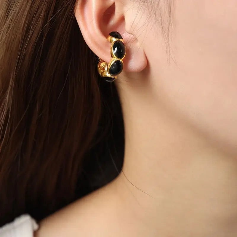 Earcuff Acero color blanco y negro esmaltado