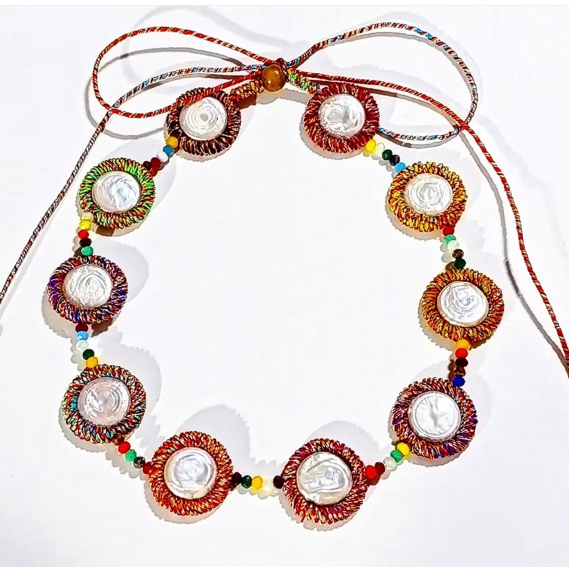 Collar Artesanal Círculos de Perlas – Ajustable | Hecho a Mano en Colombia