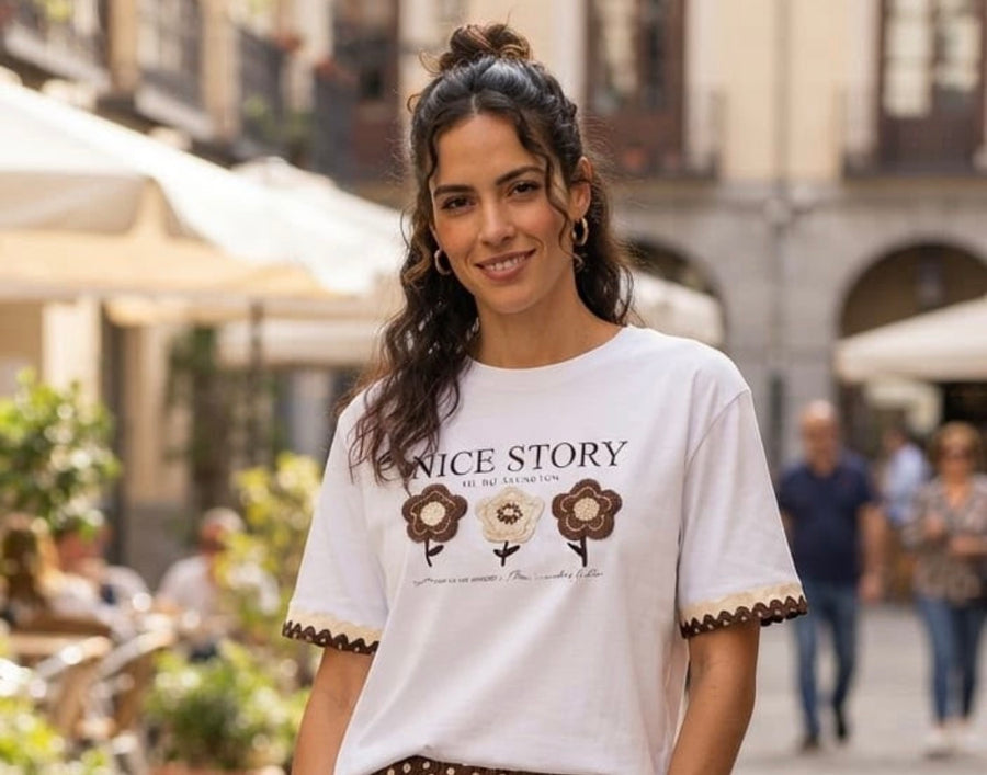 Camiseta Flores Bordadas “Camelia”