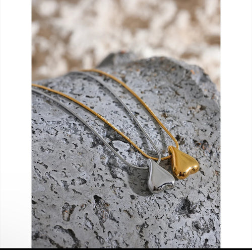 Necklace Steel heart charm vertical