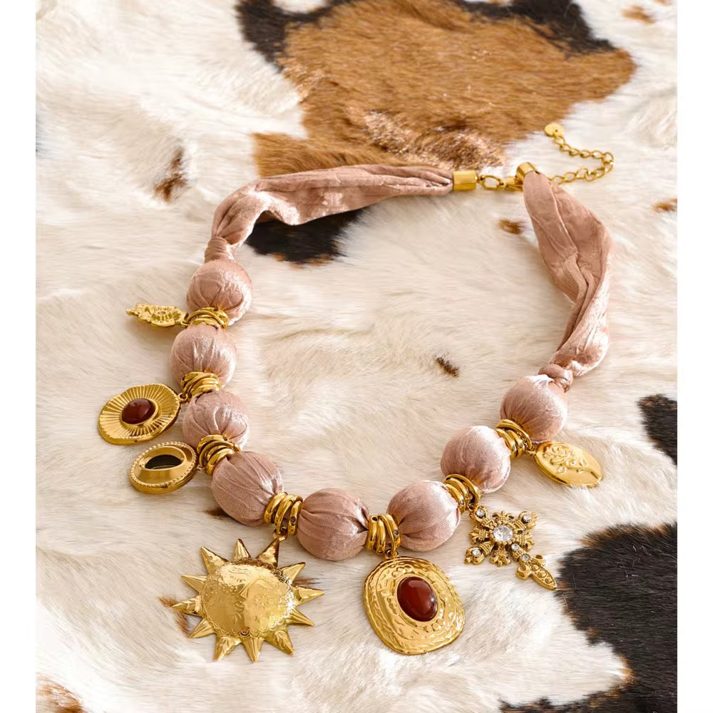 Collar Sol de Amatista Nude