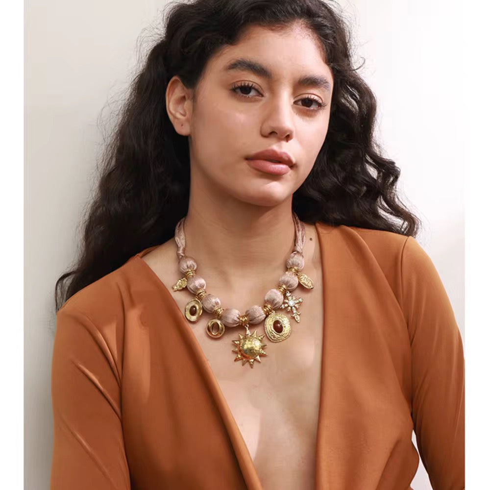 Collar Sol de Amatista Nude