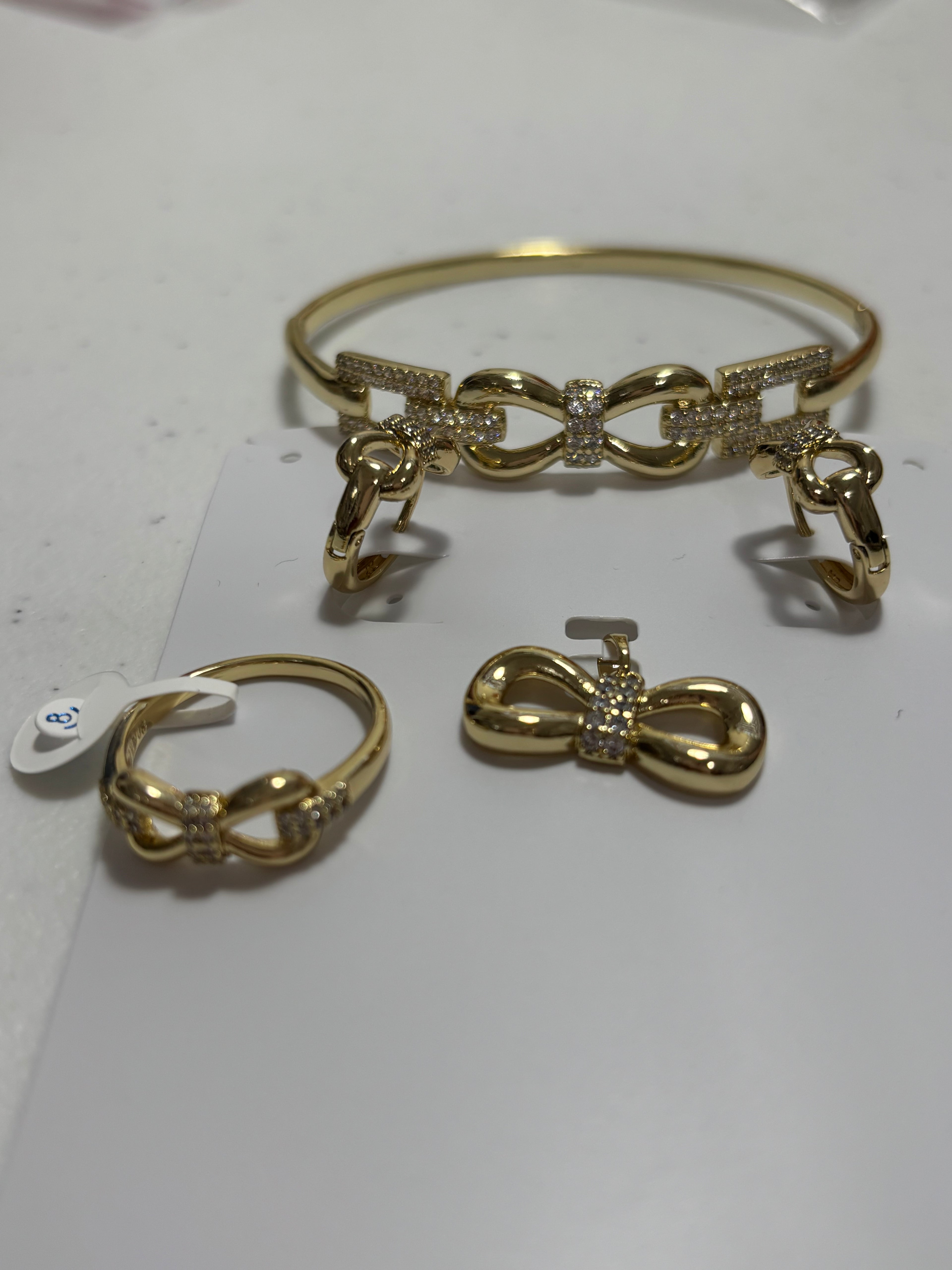 Set corbatin circonia