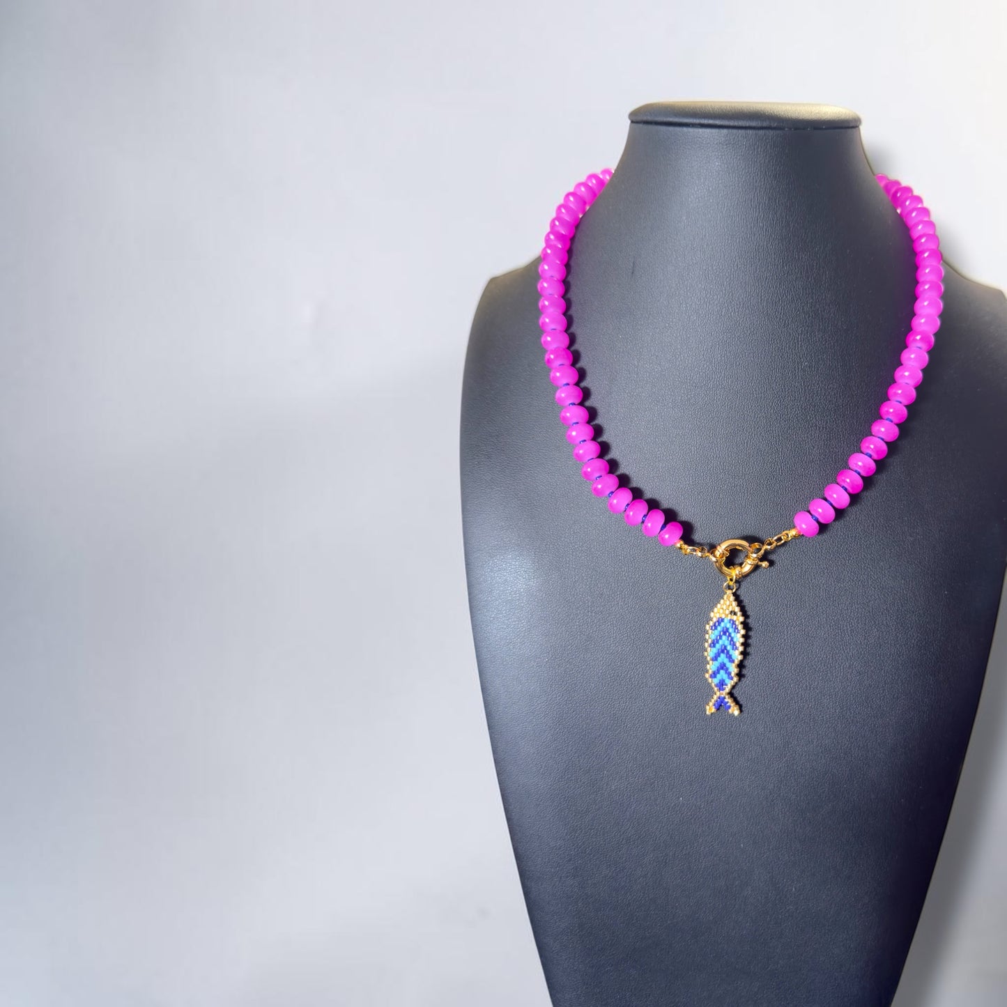 Collar Pez Amuleto – Edición Color