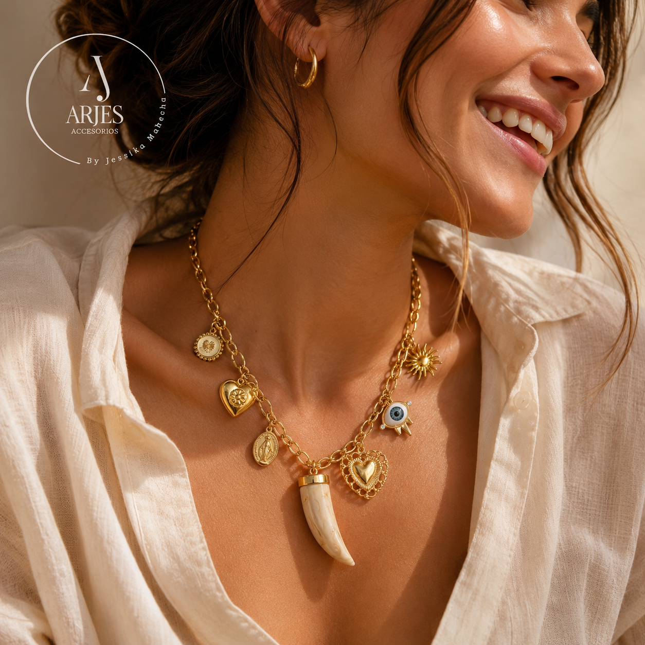 Collar Amuleto Dorado Sol de Alma