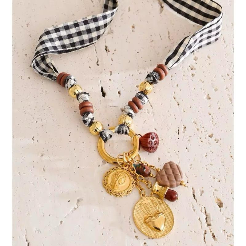 Collar Vintage Charm Chic