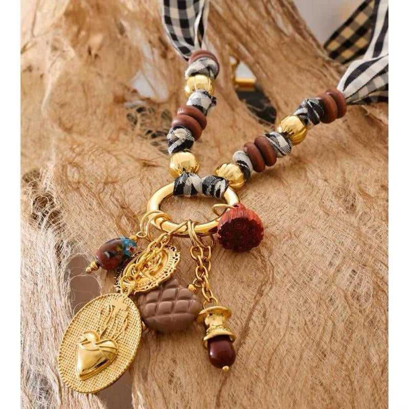 Collar Vintage Charm Chic