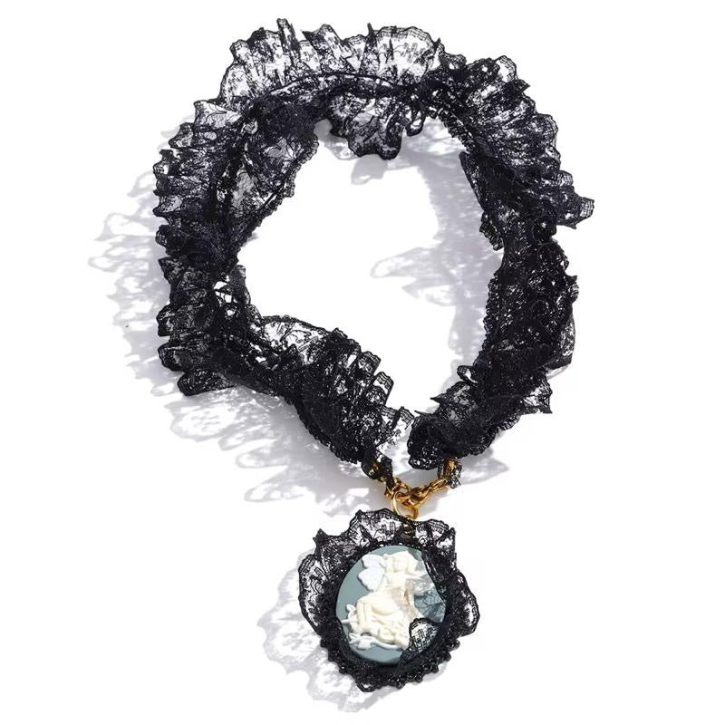 Choker Encaje Noir con Camafeo Vintage Black Lace Necklace with Vintage Cameo Pendant