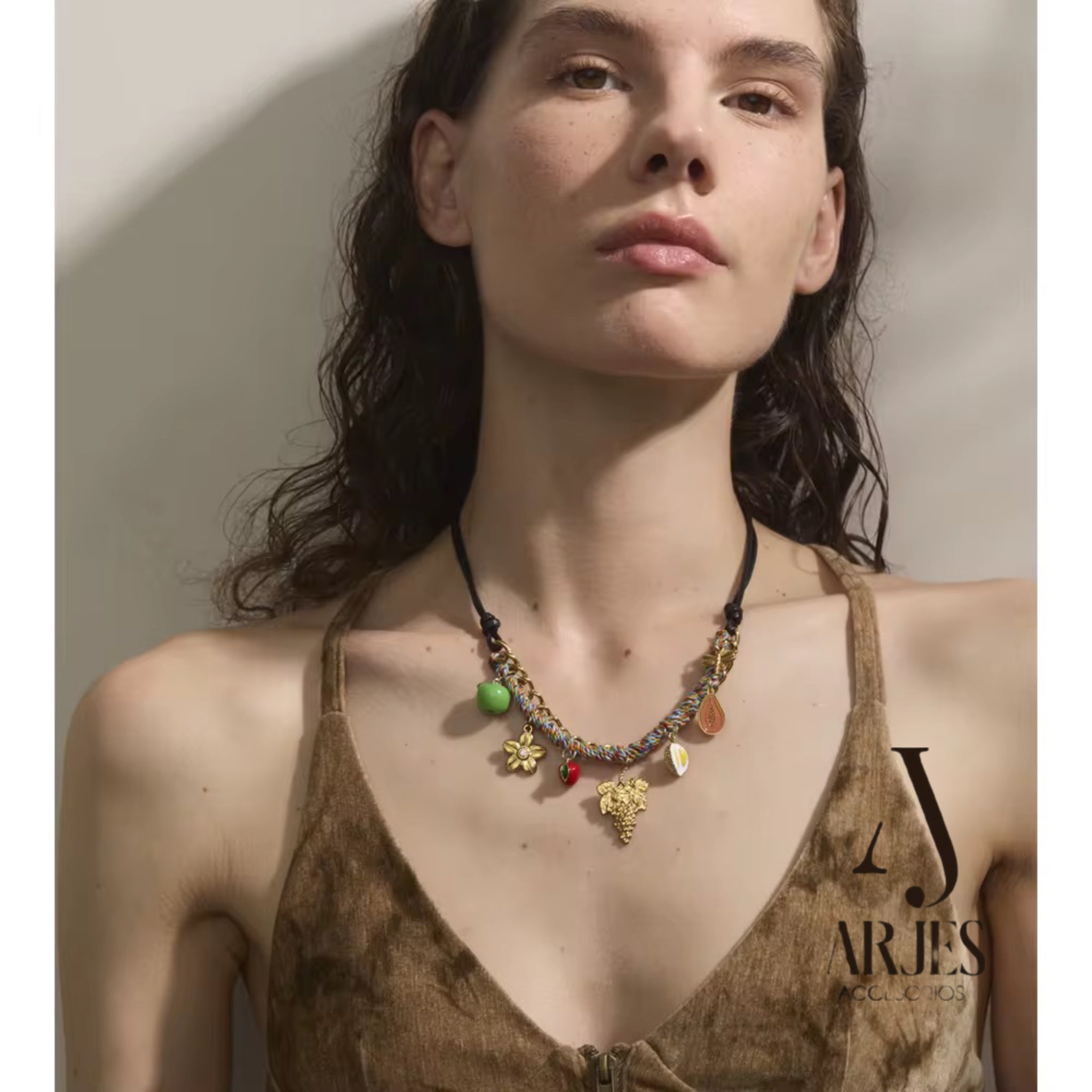 Collar Color Festivo