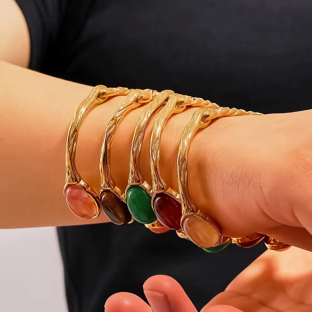 Brazalete Aleja tipo vintage con terminación en colores