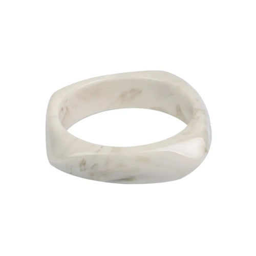 Brazalete de resina cuadrada