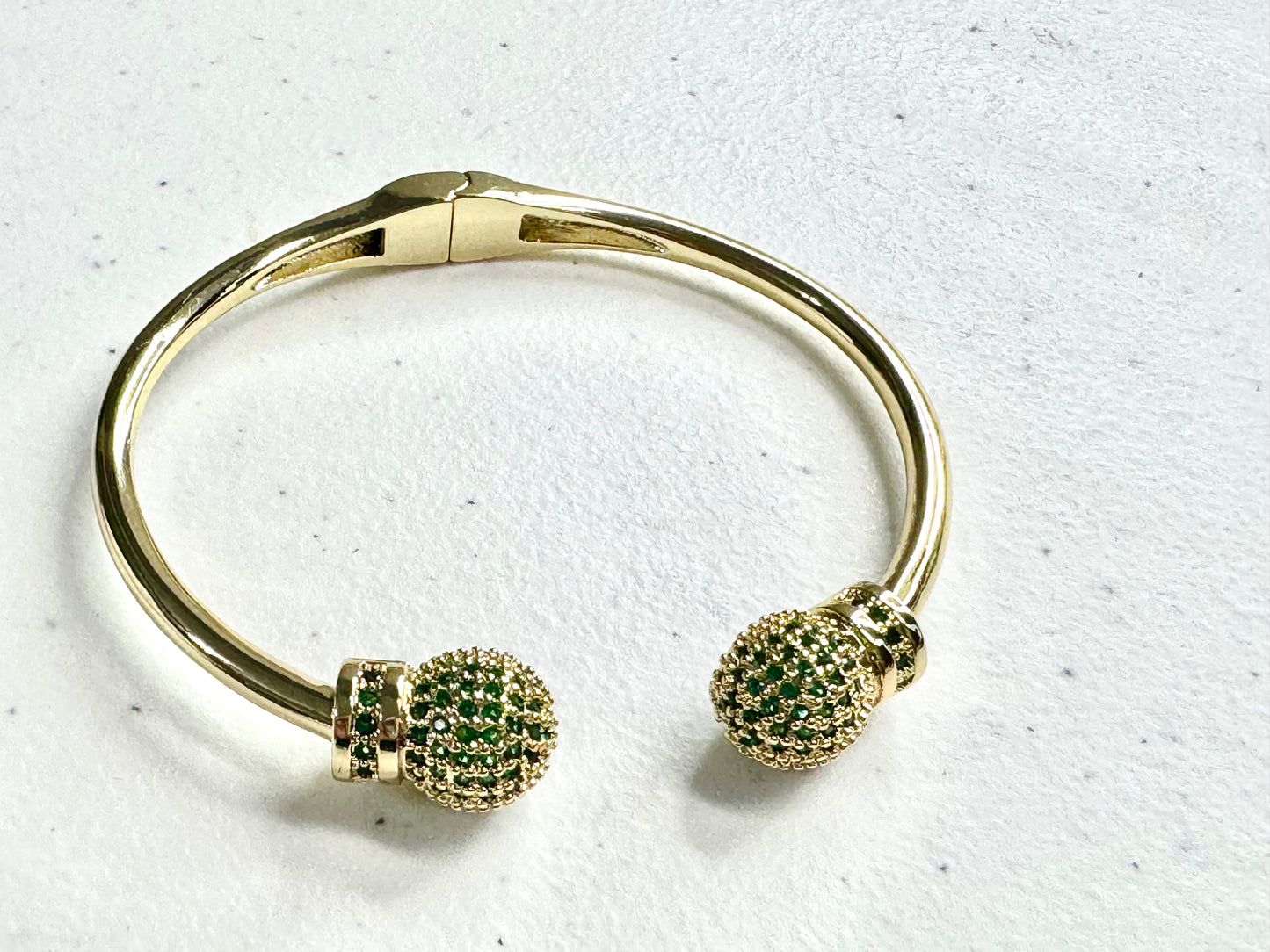 Brazalete dorado con balines brillo