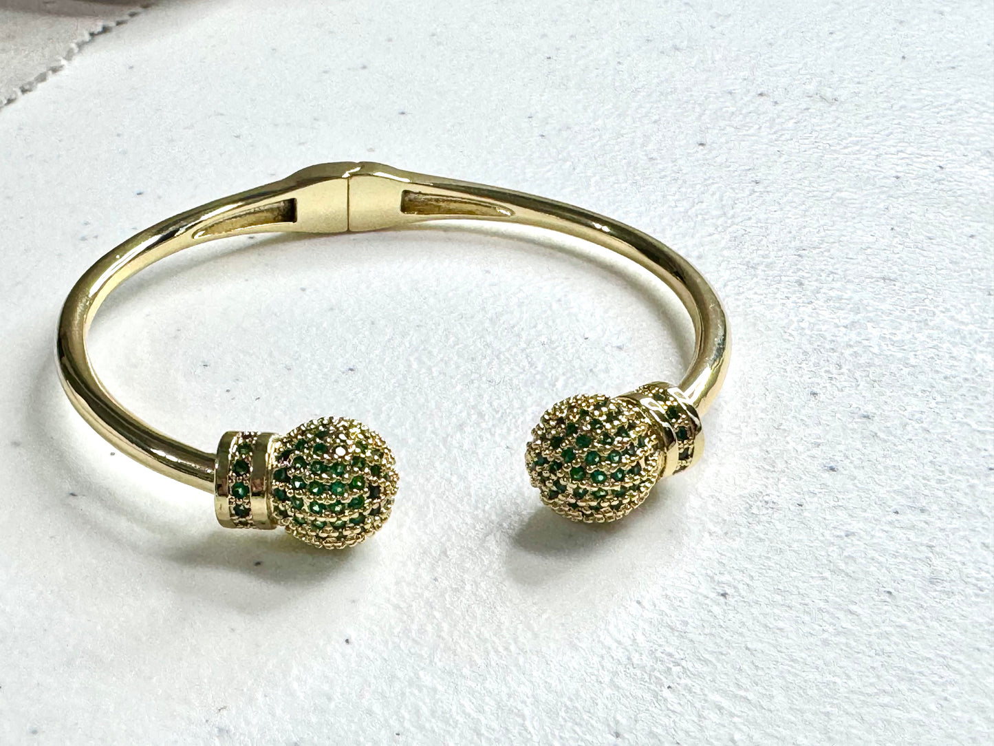 Brazalete dorado con balines brillo