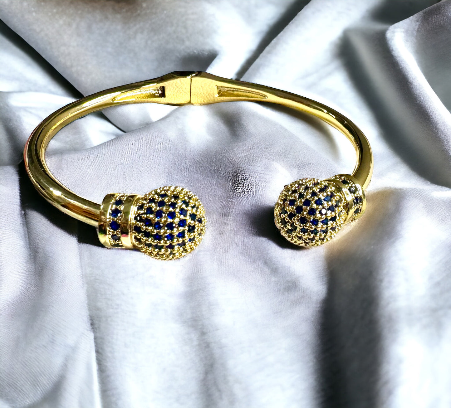 Brazalete dorado con balines brillo