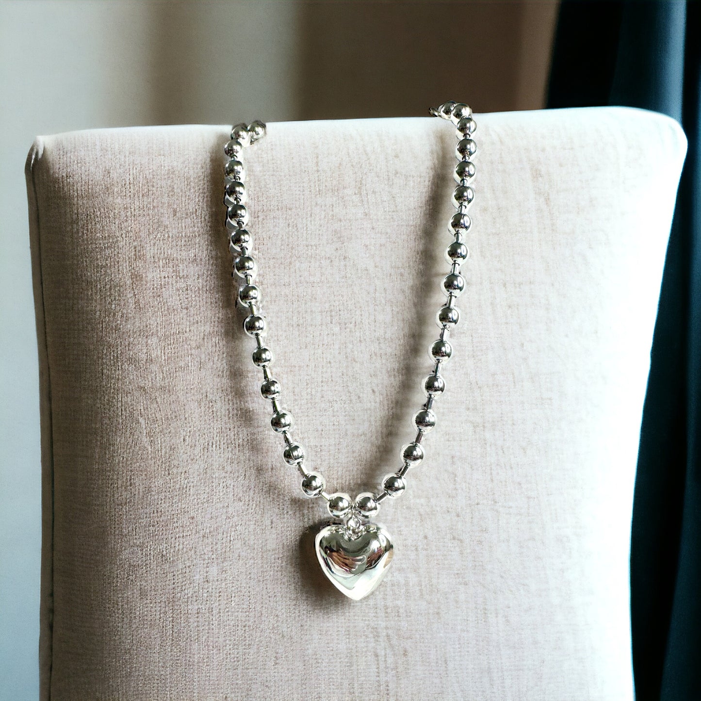 Collar Balines Corazon Dorado y Plateado